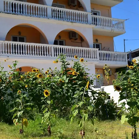 Red Sun Apartments Amoudi Exterior photo