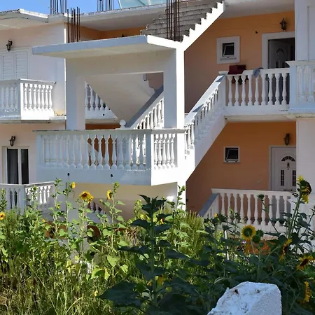 Red Sun Apartments Amoudi Exterior photo